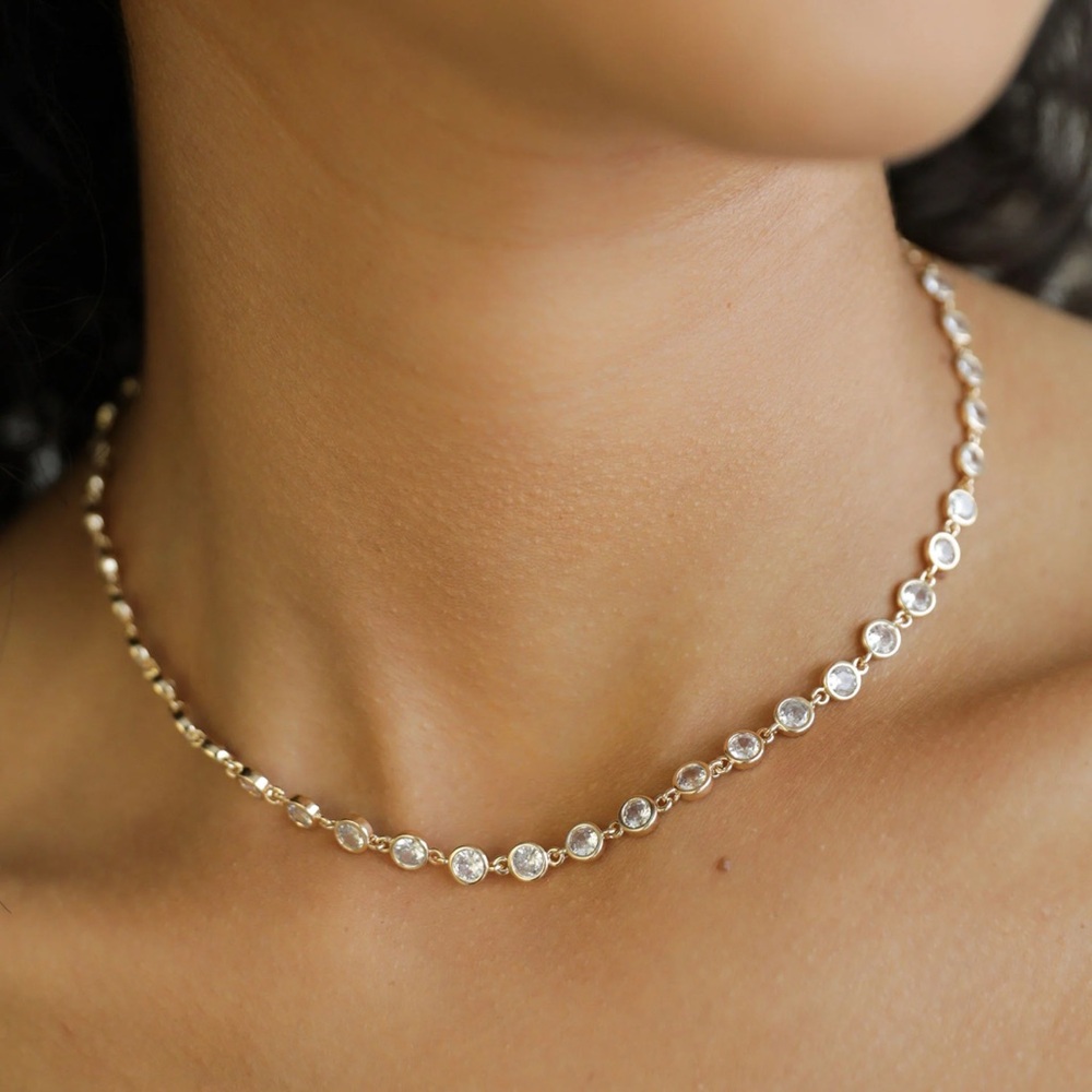 Ettika Crystal Disc and Gold Plated Link Necklace - gorgeous and classy!